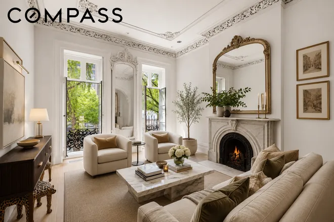 15 Saint Lukes Place, New York, NY 10014
