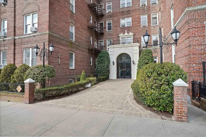 868 East 7th Street #3H, Brooklyn, NY 11230
