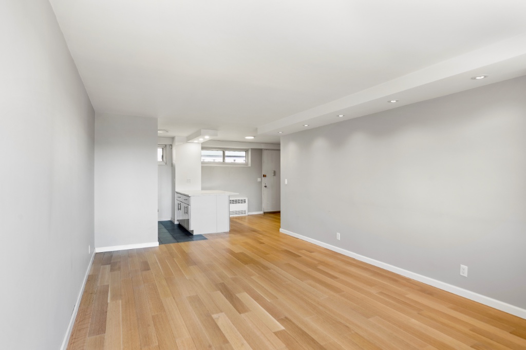 215 Park Row #12C, Chinatown, Manhattan, NY 10038 - Property photo 4 of 15