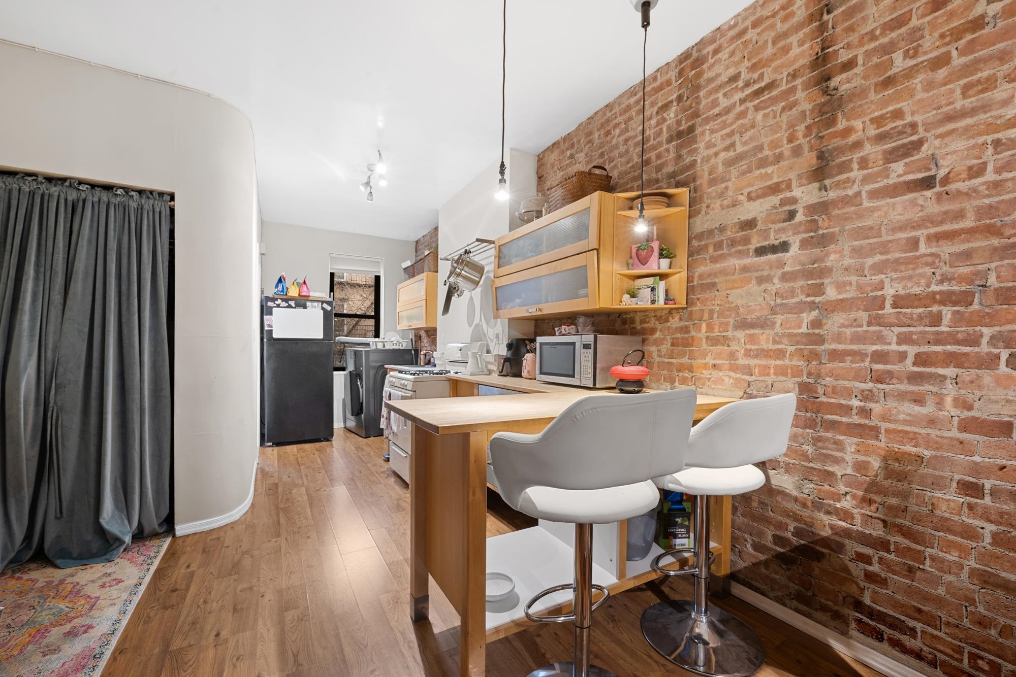 167 CHRISTOPHER COLUMBUS Drive, Jersey City, JC Downtown, NJ 07302 - Property photo 4 of 17