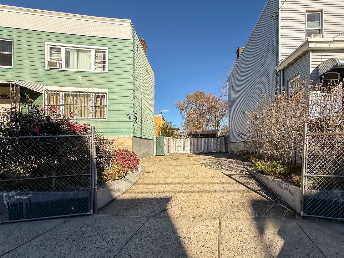 170-172 CATOR Avenue, Jersey City, JC Greenville, NJ 07305 - Property photo 2 of 8