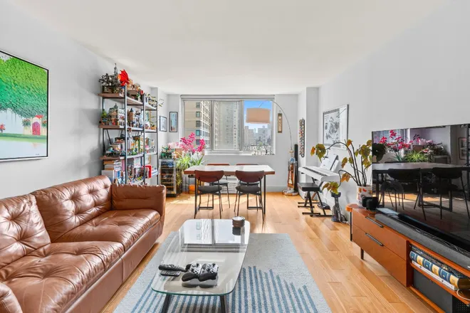 345 East 93rd Street #13G, New York, NY 10128