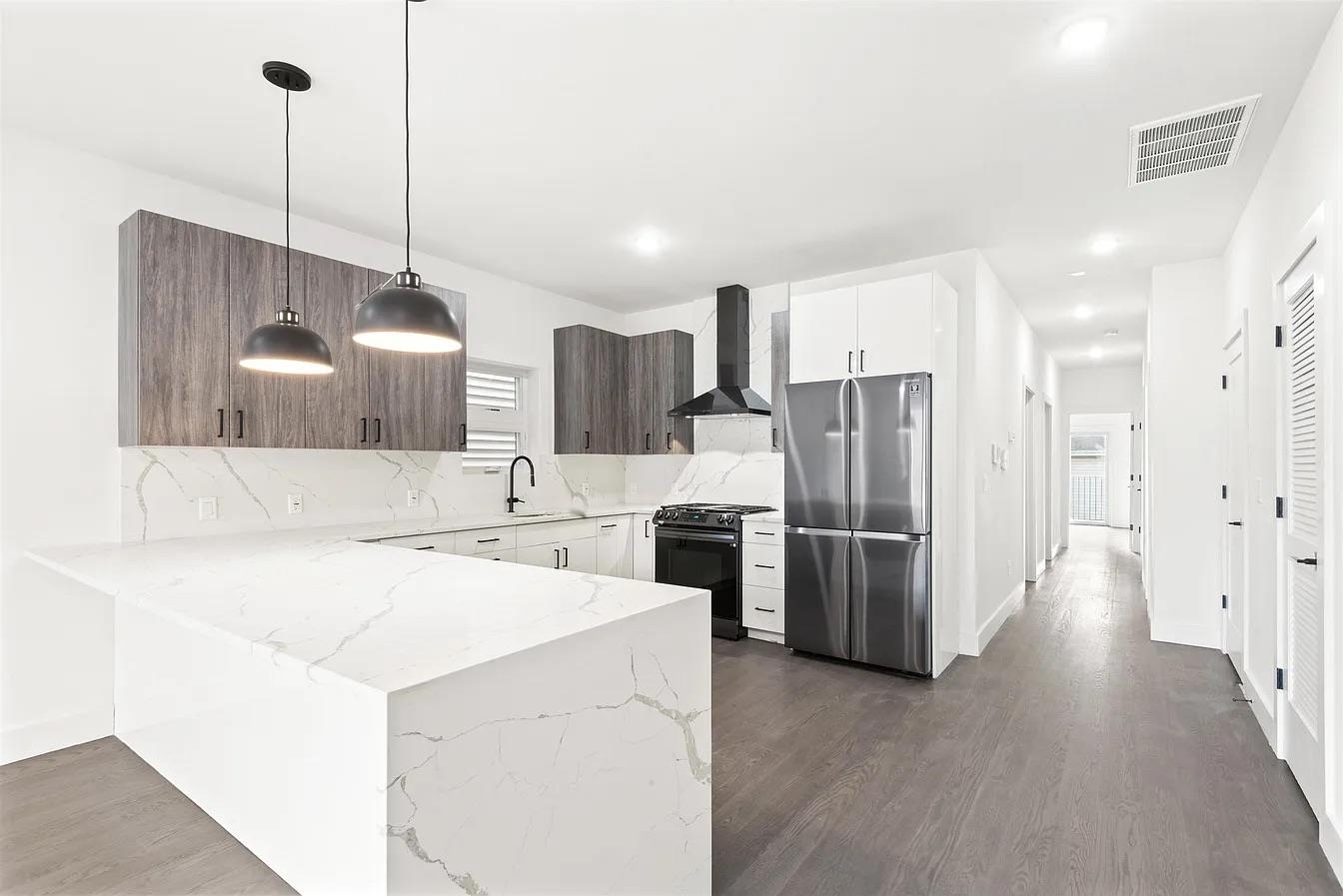 201 LINCOLN Street, Jersey City, JC Heights, NJ 07307 - Property photo 5 of 18