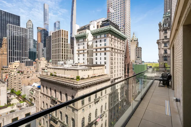 685 5th Avenue #A17, New York, NY 10022