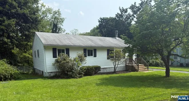 18 Kendall, Ringwood, NJ 07456