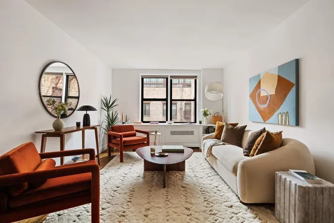 165 Christopher Street #6C, New York, NY 10014