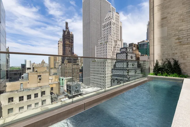 730 5th Avenue #18B, New York, NY 10019