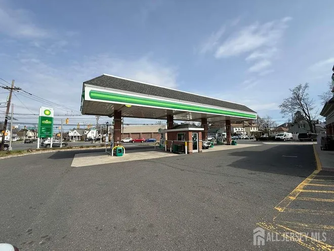 2582 Whitehorse Mercerville Road, Hamilton, NJ 08619