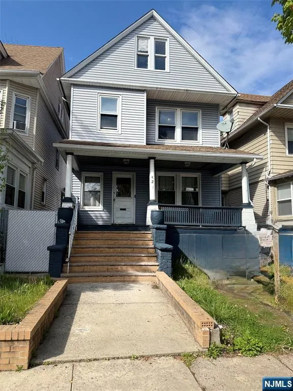 52 Clifford, East Orange, NJ 07018