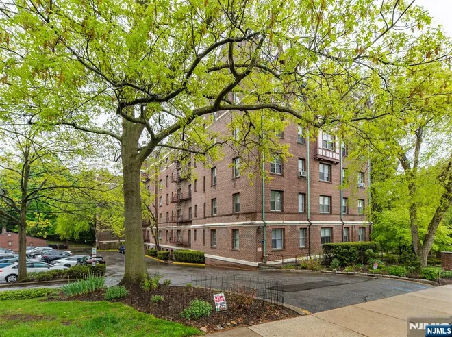 100 East Palisade #B22, Englewood, NJ 07631