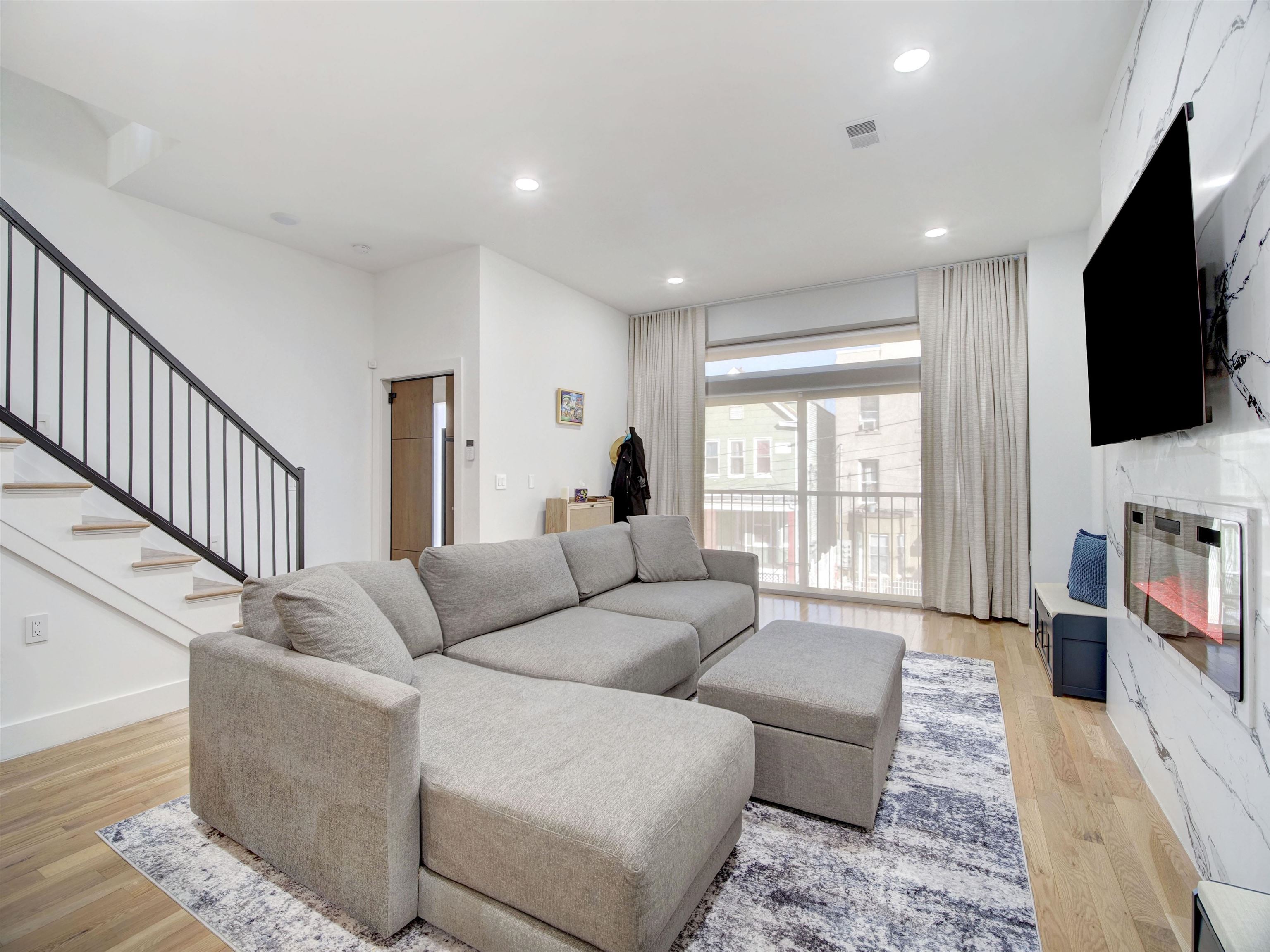 231 CLINTON Avenue, Jersey City, JC Bergen Lafayette, NJ 07304 - Property photo 2 of 27