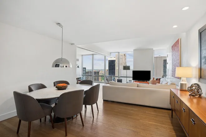 641 5th Avenue #39C, New York, NY 10022