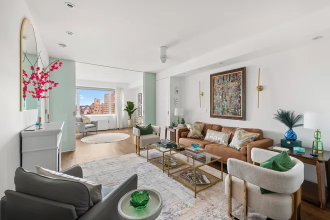 60 East 8th Street #18D, New York, NY 10003