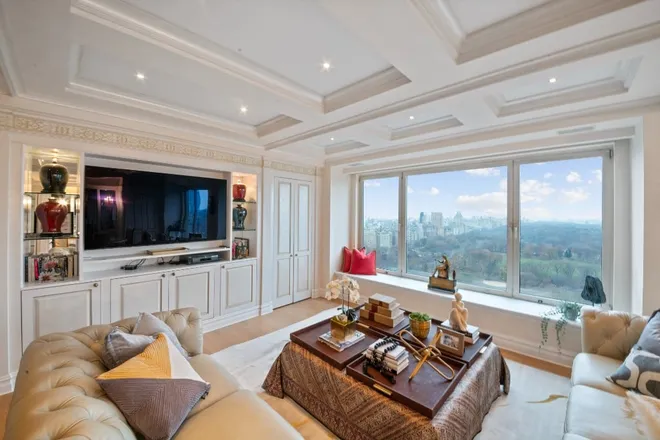 160 Central Park #3401, New York, NY 10019