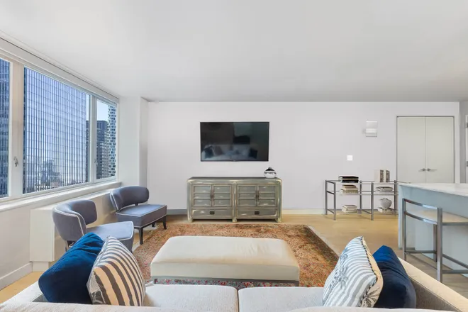 322 West 57th Street #32Q, New York, NY 10019
