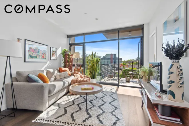 179 Woodpoint Road #4A, Brooklyn, NY 11211