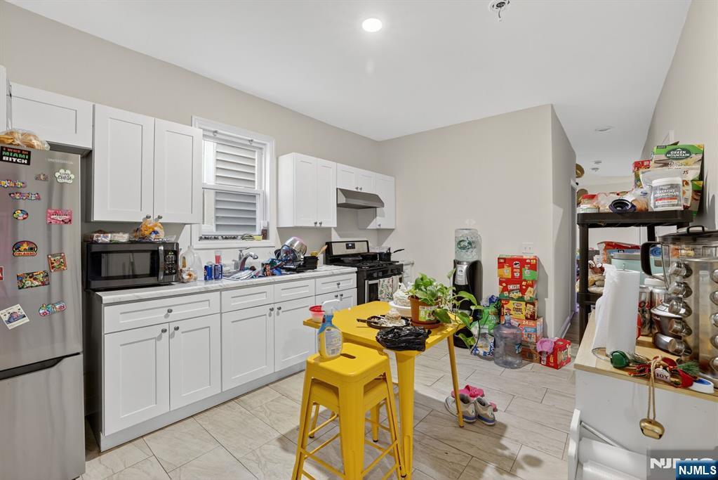78 Treacy, Newark City, Newark, NJ 07108 - Property photo 5 of 22