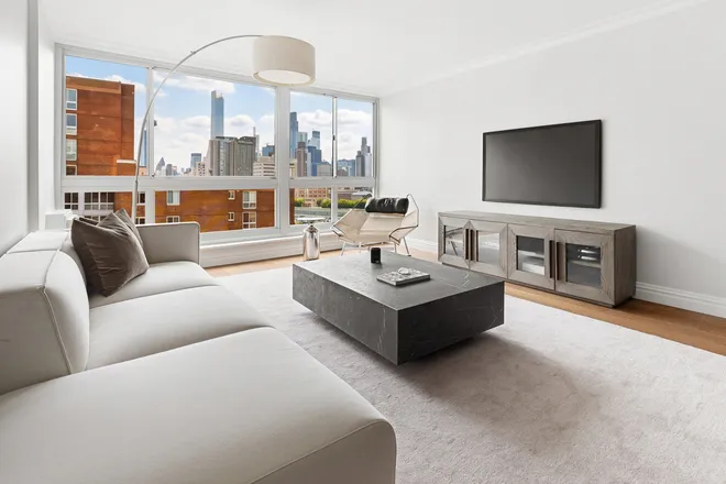625 Main Street #1133, New York, NY 10044
