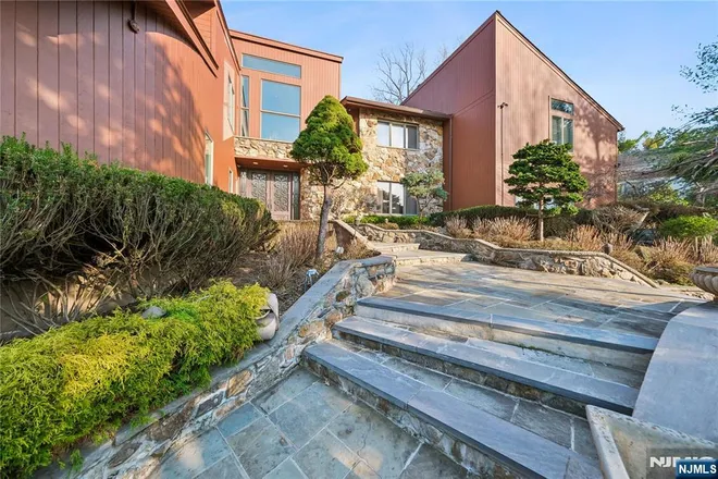 93 Jackson, Cresskill, NJ 07626