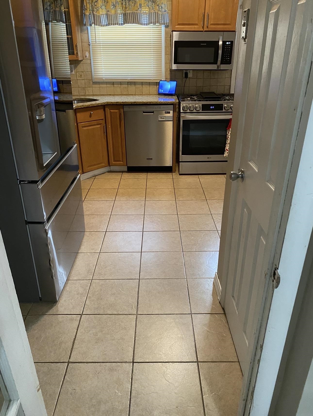 154 WEST SIDE Avenue, Jersey City, JC Greenville, NJ 07305-1316 - Property photo 2 of 7
