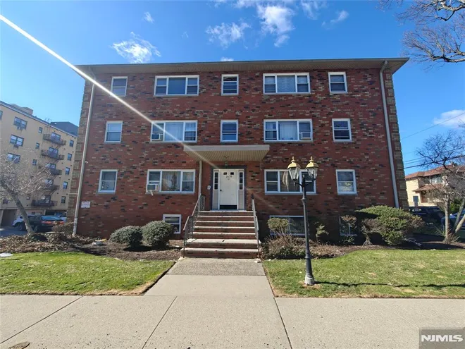 2430 8th #6D, Fort Lee, NJ 07024