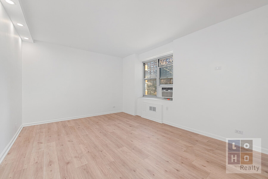 575 Grand Street #E202, Lower East Side, Manhattan, NY 10002 - Property photo 2 of 21