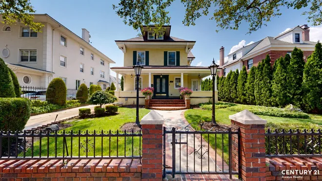 152 76th Street, Brooklyn, NY 11209