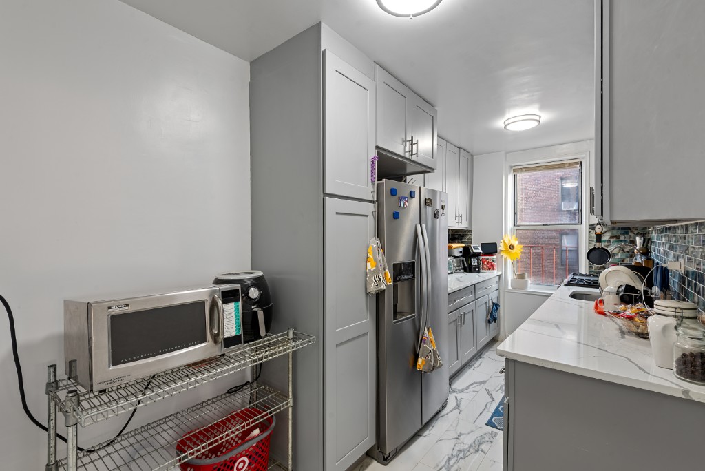 67-30 Clyde Street #5T, Forest Hills, Queens, NY 11375 - Property photo 3 of 20