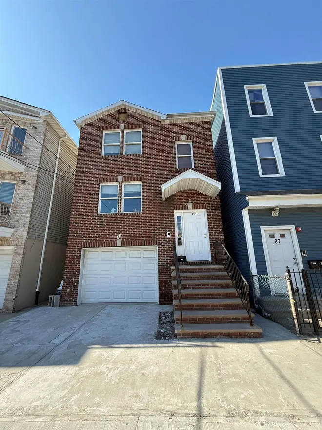 85 OAKLAND Avenue, JC, Heights, NJ 07306