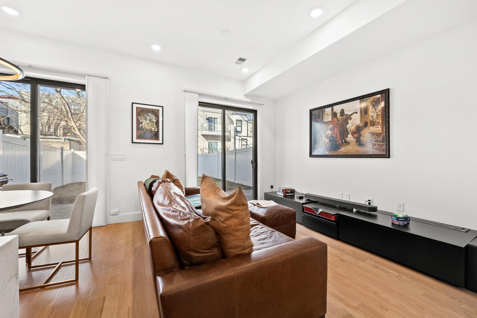 34 MANHATTAN Avenue, Jersey City, JC Heights, NJ 07307 - Property photo 3 of 44
