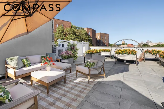 271 McDonald Avenue #3B, Brooklyn, NY 11218