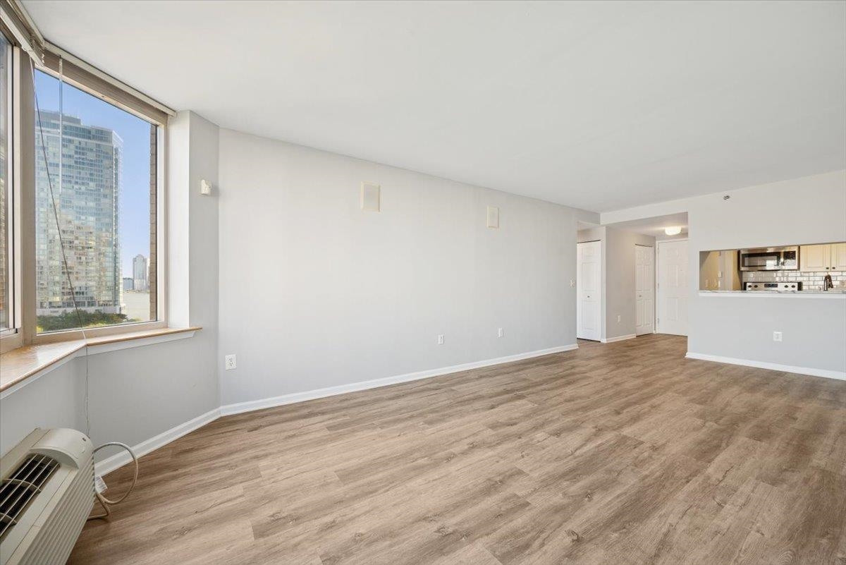1 2nd Street, Jersey City, JC Downtown, NJ 07302 - Property photo 4 of 38