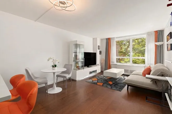 200 East 94th Street #125, New York, NY 10128