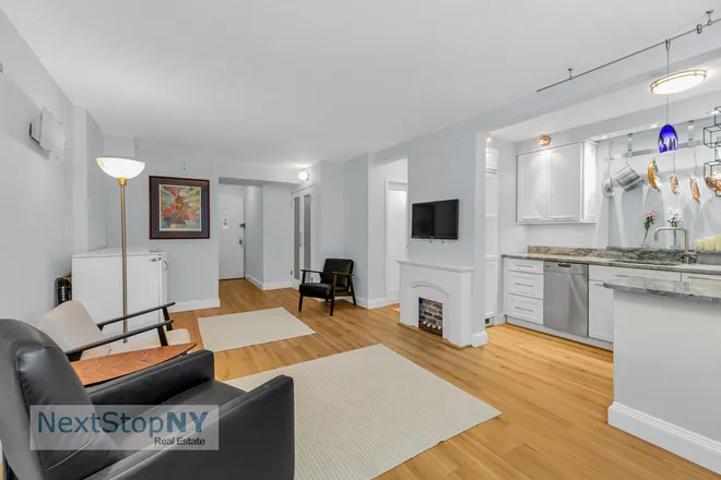 520 East 76th Street #1F, New York, NY 10021