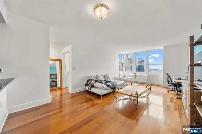88 Morgan #4107, Jersey City, NJ 07302