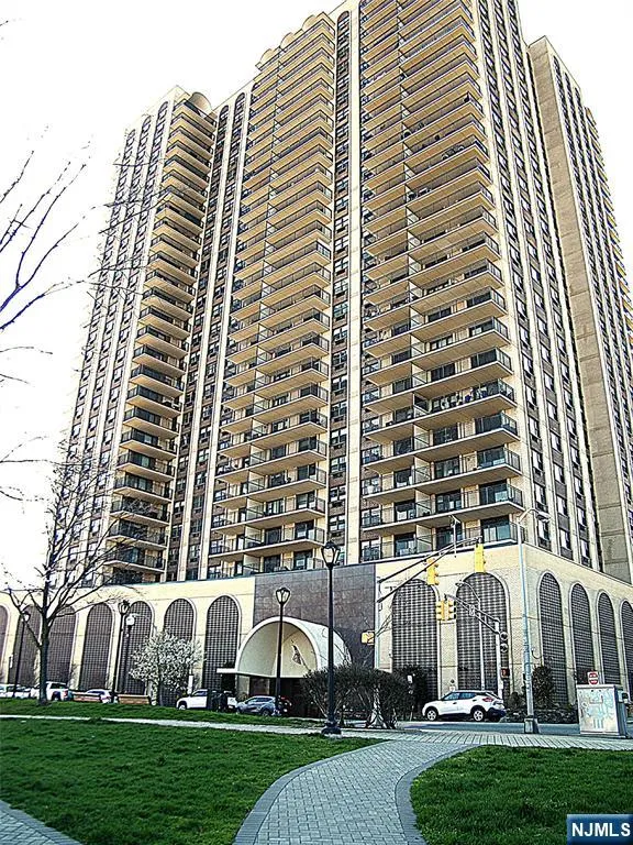 7855 Boulevard #1106, North Bergen, NJ 07047