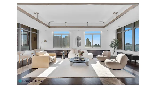 556 3rd Avenue #PHE, New York, NY 10016