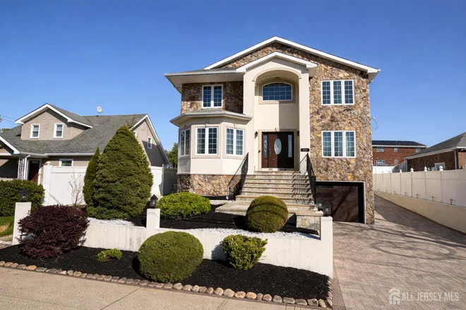 618 Lee Street, Incl, NJ 08861