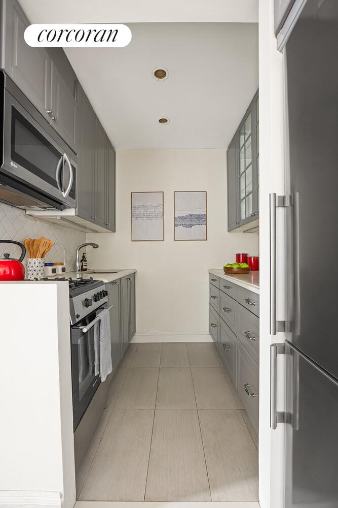 245 HENRY Street #5H, Brooklyn Heights, Brooklyn, NY 11201 - Property photo 3 of 12