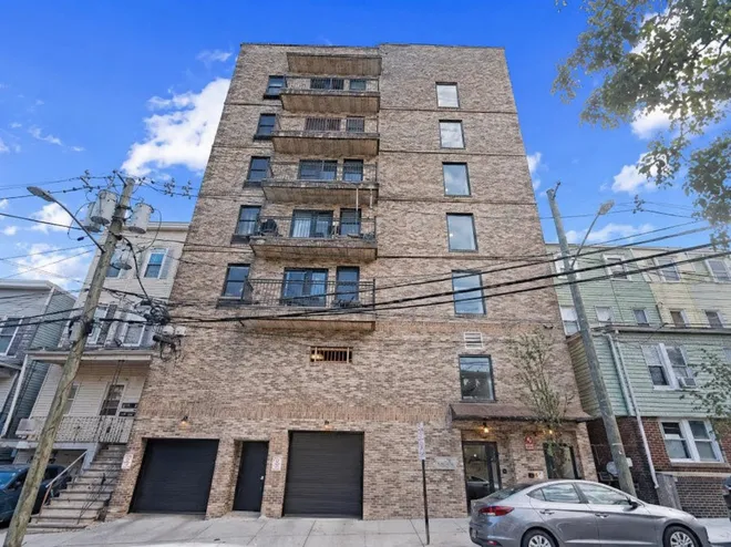 315 7th Street, Union City, NJ 07087