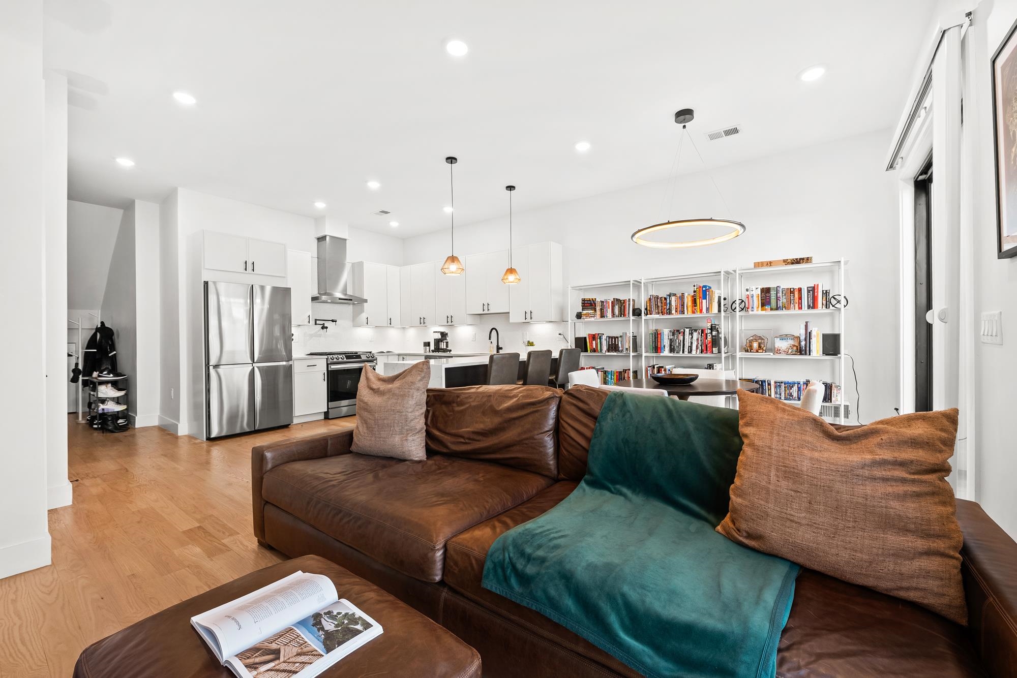 34 MANHATTAN Avenue, Jersey City, JC Heights, NJ 07307 - Property photo 5 of 44
