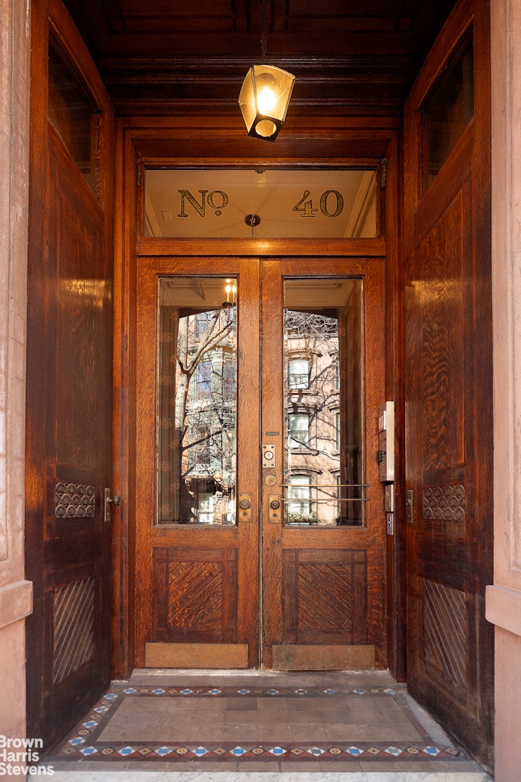40 REMSEN Street #1, Brooklyn Heights, Brooklyn, NY 11201 - Property photo 4 of 23