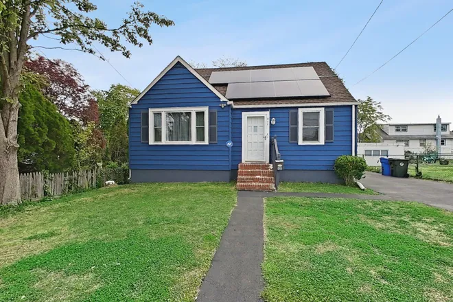811 LINCOLN Avenue, Burlington City, NJ 08016-2401