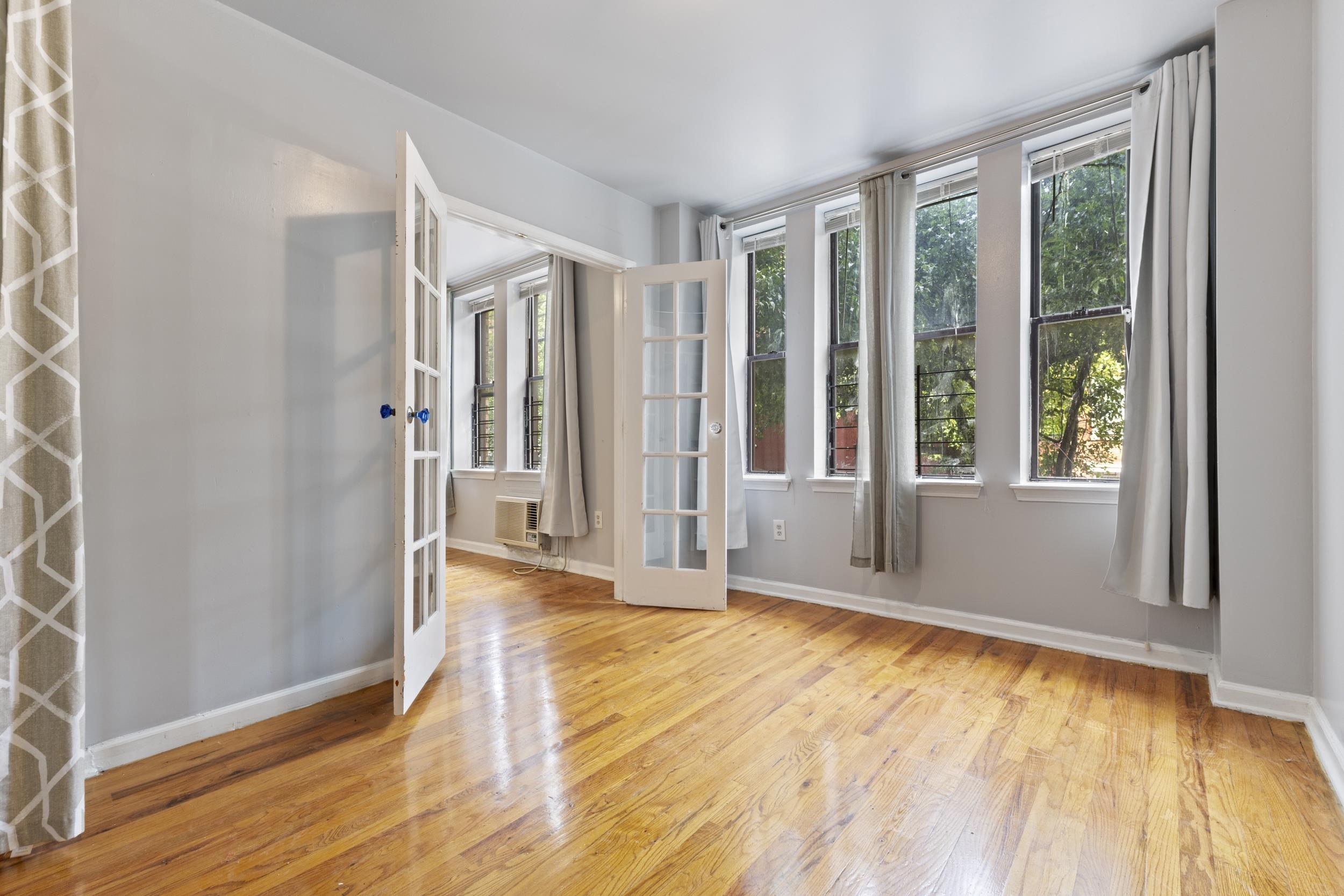 108 WALDO Avenue, Jersey City, JC Journal Square, NJ 07306 - Property photo 2 of 17