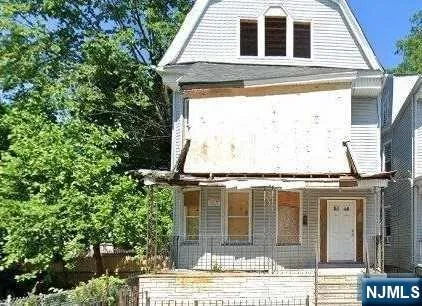 289 Amherst, East Orange, NJ 07018