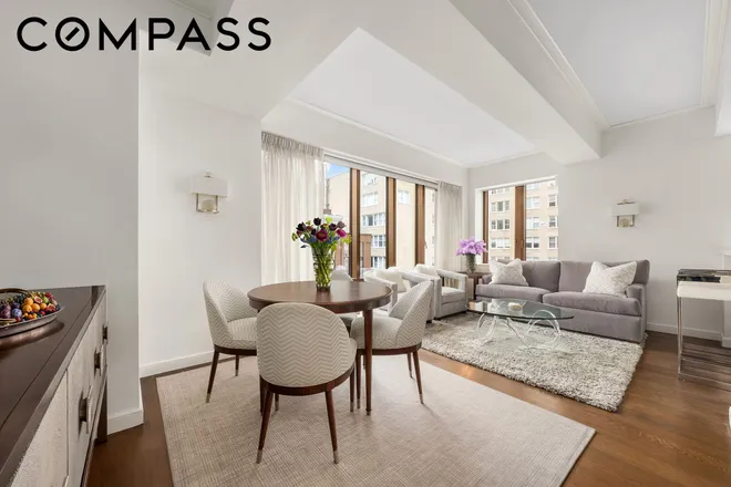 225 East 19th Street #702, New York, NY 10003