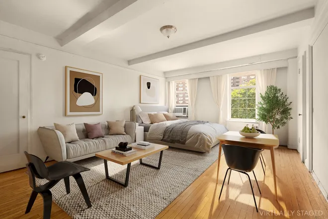 410 West 24th Street #4E, New York, NY 10011