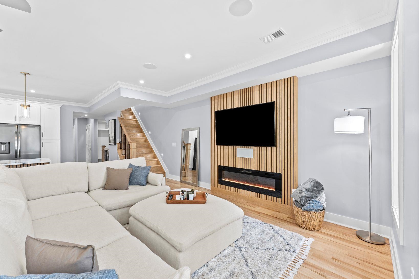 335 VIRGINIA Avenue, Jersey City, JC West Bergen, NJ 07304 - Property photo 5 of 40