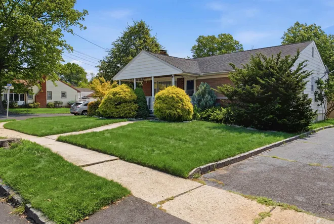 2349 COLONIAL Drive, RAHWAY, NJ 07065