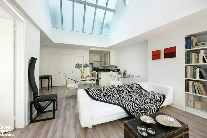 31 GRAMERCY Park #4B, New York, NY 10003